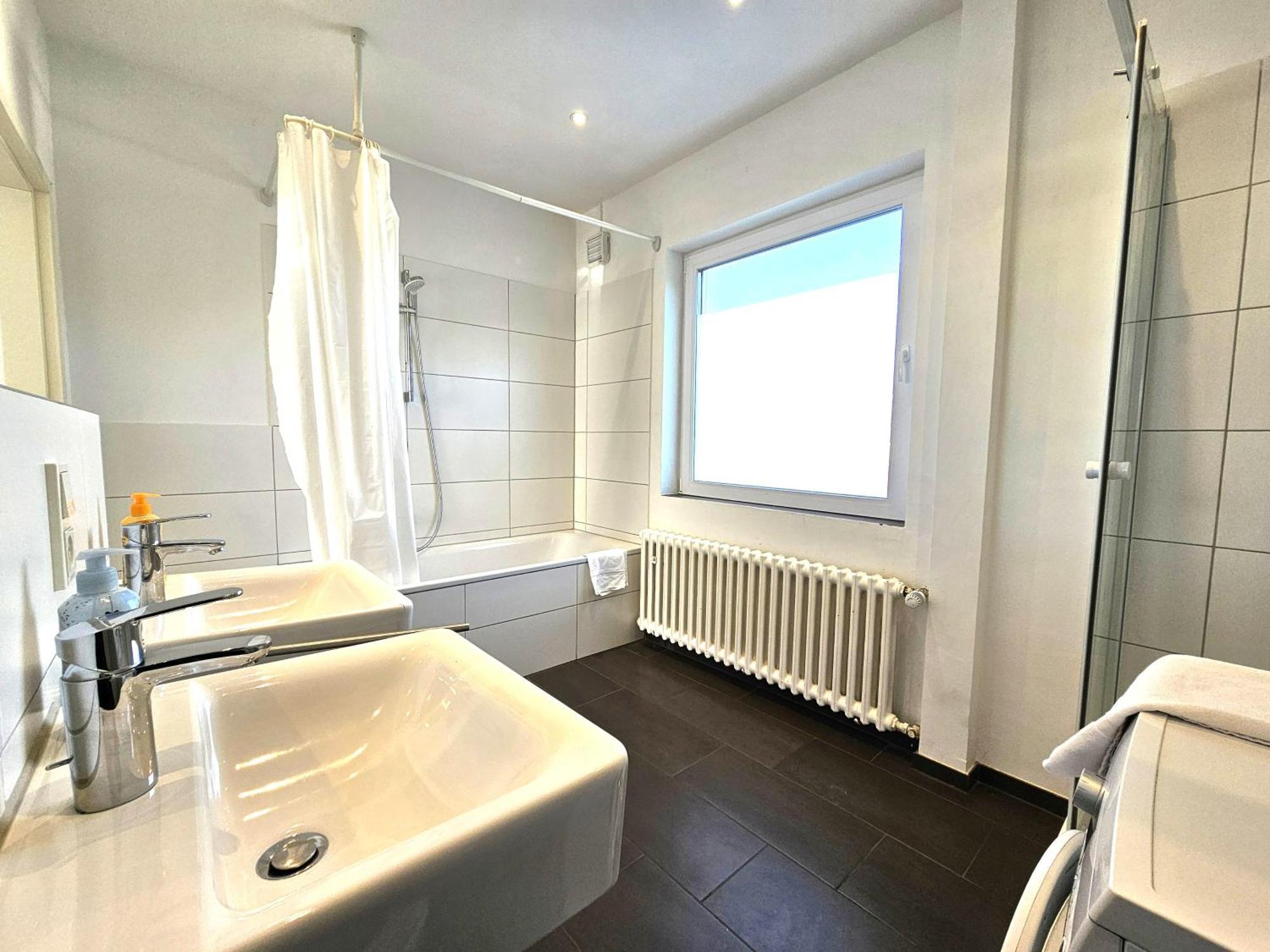 Spacious House ดุสเซลดอร์ฟ ภายนอก รูปภาพ